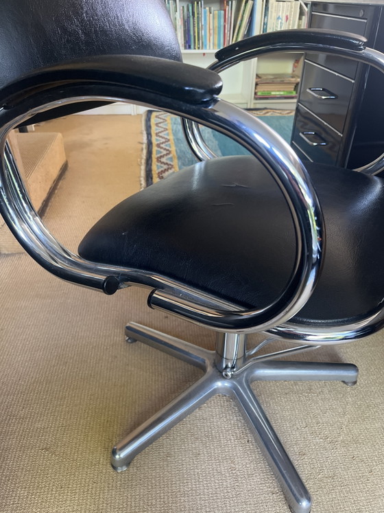 Image 1 of Leather office chair/old hairdressing training