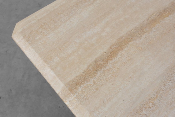 Image 1 of Mesa de centro o auxiliar cuadrada de travertino de mediados de siglo, Italia Años 60