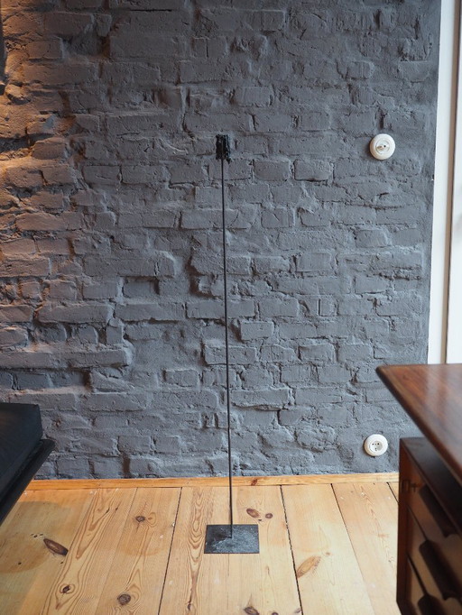 Candelabro de hierro forjado, hecho a mano.