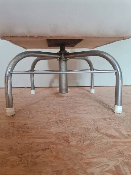 Image 1 of Witte Vinyl Salonstoel 1960's, VS