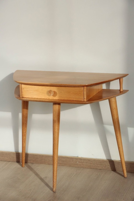 Image 1 of Massief eikenhouten consoletafel met driepootframe – Vintage & gerestaureerd