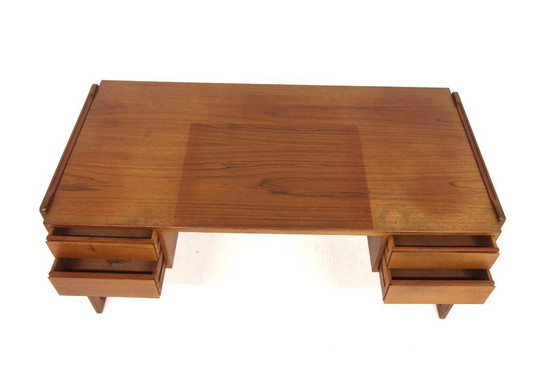 Image 1 of Skandinavischer Teakholzschreibtisch, Schweden, 1960