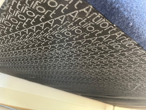 Image 1 of Artifort Mare 2-Sitzer-Sofa (blau)