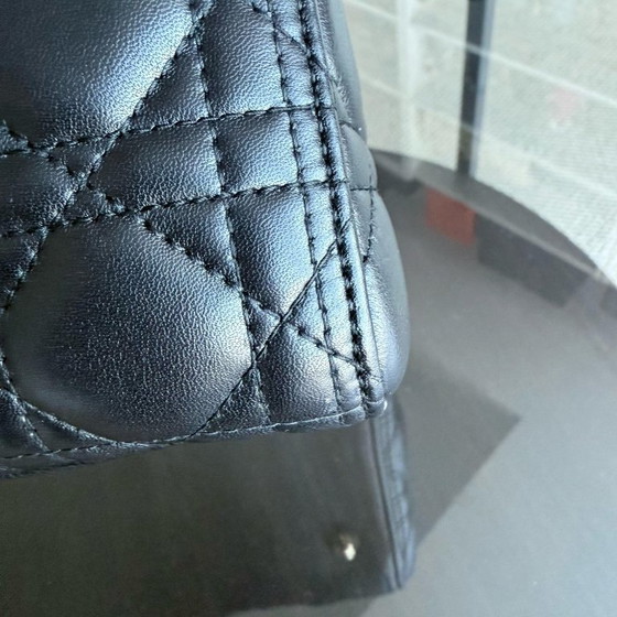 Image 1 of DIOR LADY LARGE - CANNAGE LAMSLEER ZWART MET GOUDEN BESLAG ZONDER BANDJE