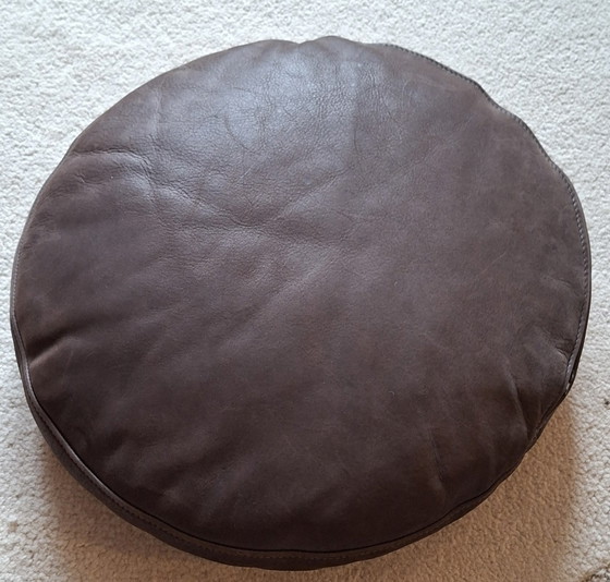 Image 1 of Set of 2 dark brown leather cushions, round and rectangular