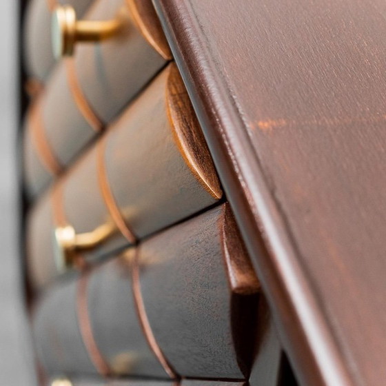 Image 1 of CREDENZA VINTAGE IN LEGNO CON DETTAGLI IN OTTONE DEGLI ANNI '60, ANTIQUARIATO MODERNO