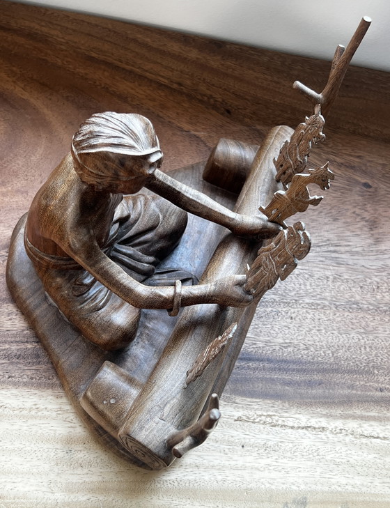 Image 1 of Grande sculpture en bois balinaise d'un marionnettiste de Danang