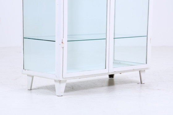 Image 1 of Grande armadietto vintage per medicinali anni '40 | armadietto in vetro metà secolo | vetrinetta portaoggetti #04-28