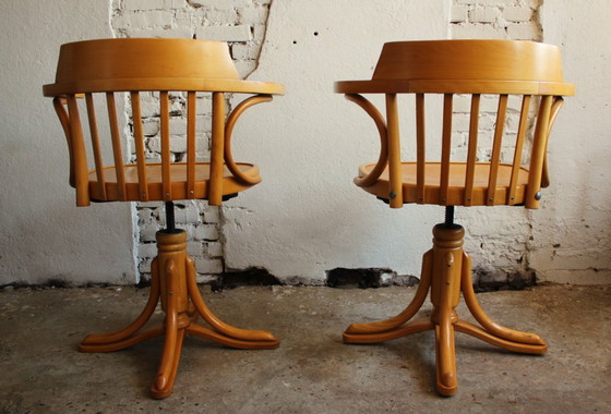 Image 1 of 2 chaises de bureau vintage en bois Thonet