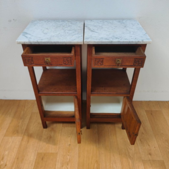 Image 1 of Ensemble de tables de chevet/comptoirs anciens avec plateau en marbre. Prix de l'ensemble