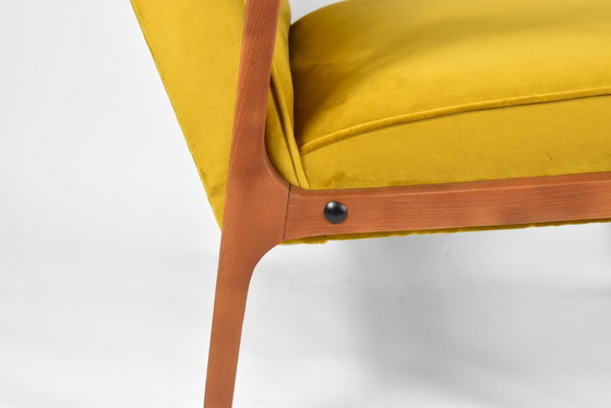 Image 1 of Fauteuil polonais vintage b-04, velours doré 1970