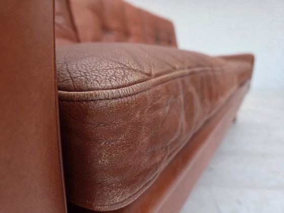 Image 1 of Dänisches 3-Sitzer-Sofa aus den 1970er Jahren, braunes Möbelleder mit Patina.
