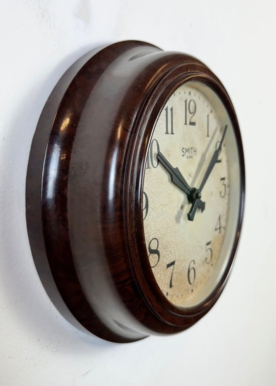 Image 1 of Vintage bruine bakelieten wandklok van Smith, jaren 50