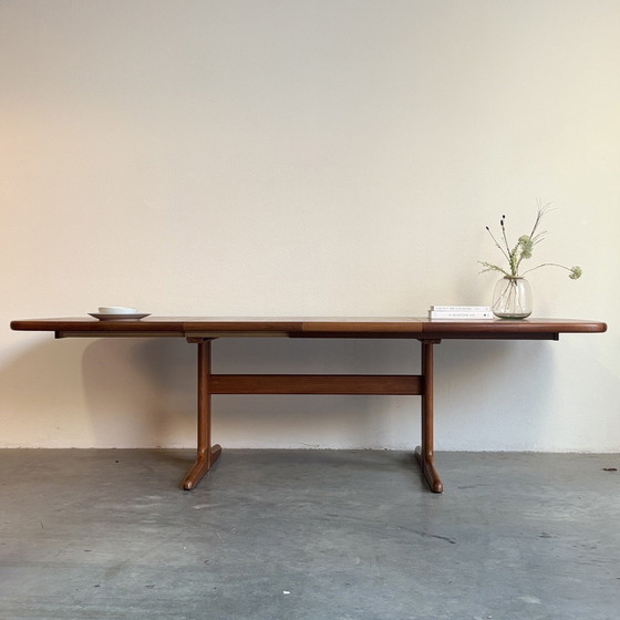 Image 1 of Vintage Deens design eettafel ovaal Skovby