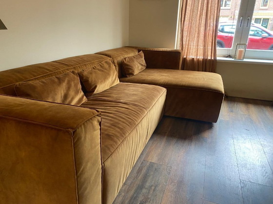 Image 1 of Divano angolare Mouna, marrone dorato – velluto, comodo e spazioso