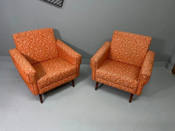 Image 1 of Een paar retro fauteuils, gestoffeerde loungestoelen uit het midden van de 20e eeuw, Tsjechisch/Centraal-Europees, midden 20e ee