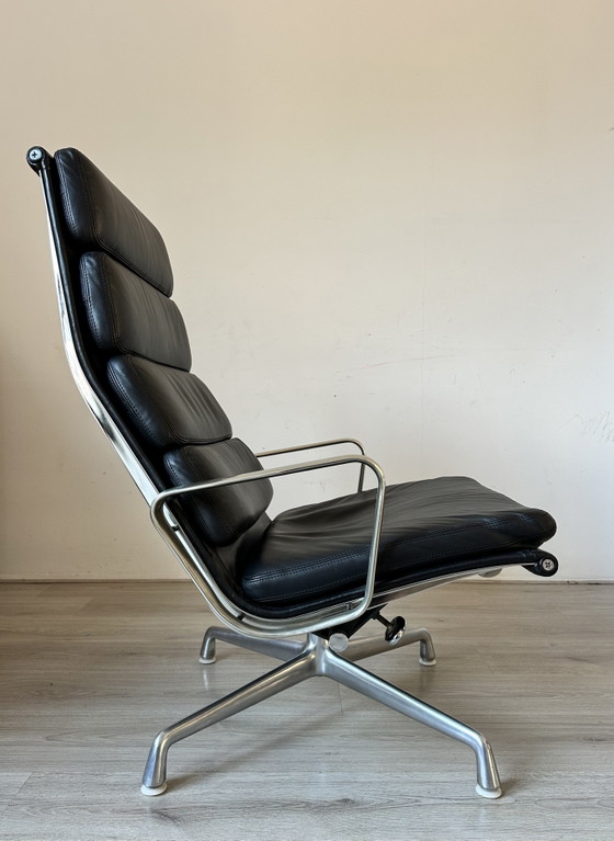 Herman Miller Soft Pad EA 222 – Sillones, Leather, Modern (photo 5 of 9)