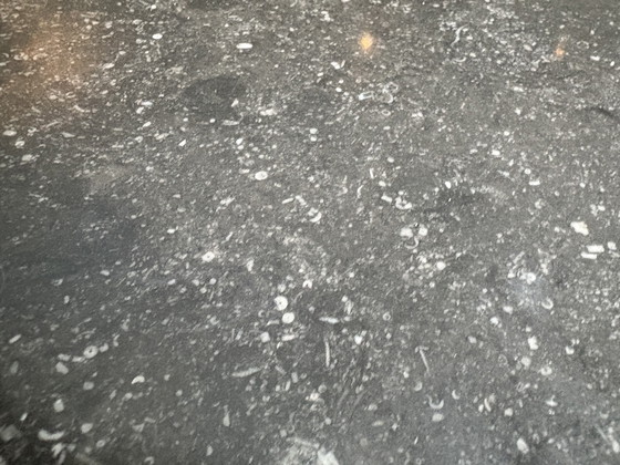 Image 1 of Mooie tafel van Belgisch hardsteen 