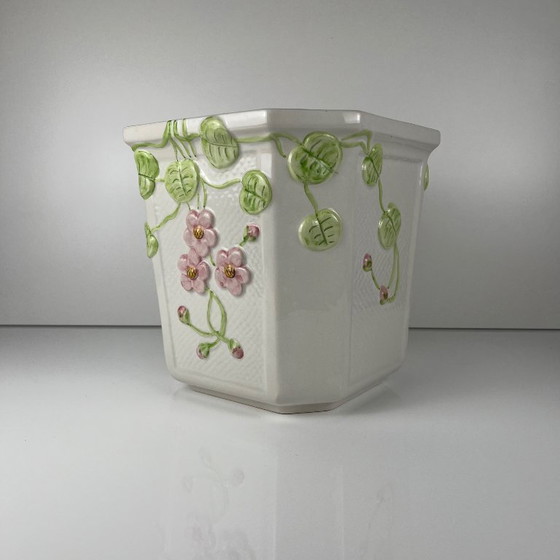 Image 1 of Maceta de cerámica con relieve, Martan, Portugal, 1960/80