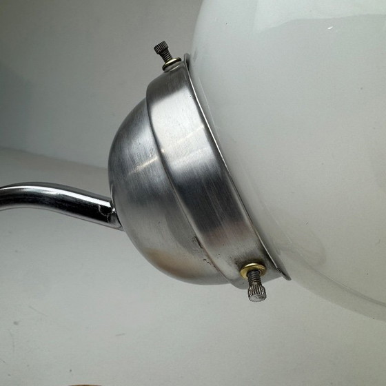 Image 1 of PAIRE D’ANCIENNES APPLIQUES EN OPALINE VINTAGE