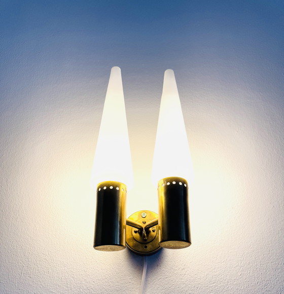 Image 1 of LAMPADA DA PARETE DOPPIA IN OTTONE COLORATO DI HANS-AGNE JAKOBSSON PER MARKARYD, SVEZIA, 1960