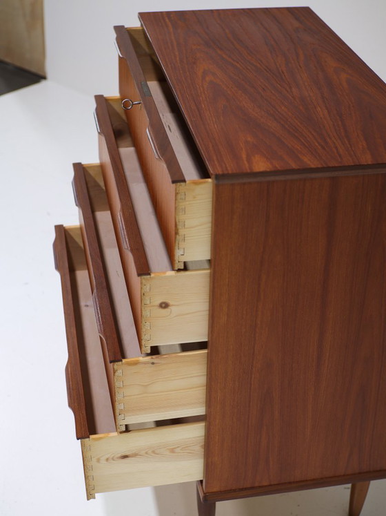 Image 1 of Grande cassettiera in teak, stile vintage danese, con 4 cassetti.
