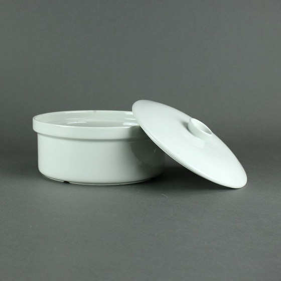 Image 1 of Kaj Franck (1911-1989) - Arabia - Finlandia - Modelo Kilta - Fuente baja blanca con tapa - Década de 1960
