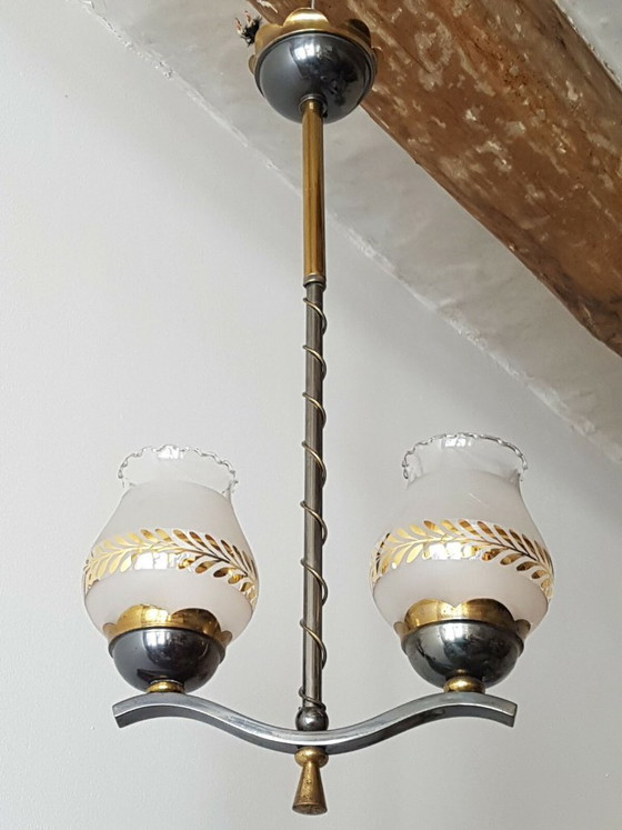 Image 1 of Vintage plafondkroonluchter uit de jaren 1950, messing en metaal met patina.