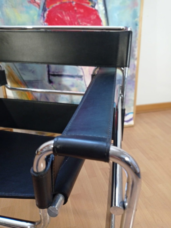 Image 1 of Poltrone Knoll Wassily B3 in pelle nera di Marcel Breuer