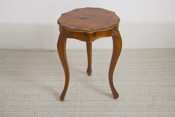 Antieke Italiaanse barokke Guéridon bijzettafel van walnoothout, lampentafel in Louis XV-stijl met – Wood (photo 3 of 20)