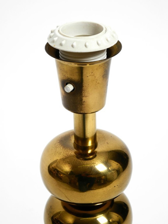 Image 1 of Rarissima grande lampada da tavolo in ottone degli anni '70 con paralume in velluto nuovo di Aneta Växjö Svezia