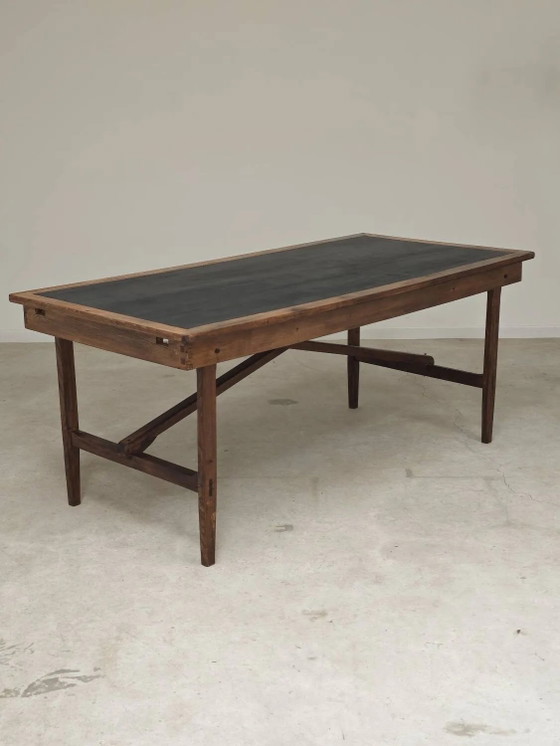 Tavolo pieghevole da officina vintage in rovere con piano nero patinato a mano. – Tavoli da pranzo (photo 36 of 37)