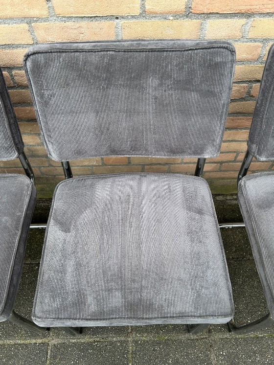 Image 1 of 4 sedie a slitta in velluto a coste con struttura tubolare cromata