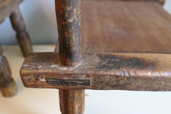 Image 1 of Coppia antica di sedie basse intagliate a mano della Costa d'Avorio, 1890