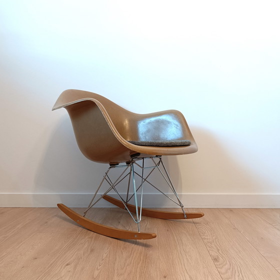 Image 1 of Mid century RAR fiberglass rocking chair by Eames – Vitra