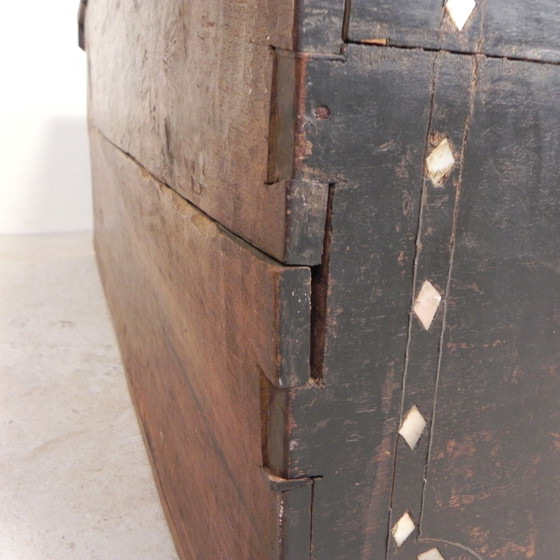 Image 1 of Coffret de mariage syrien du XIXe siècle avec incrustation de nacre