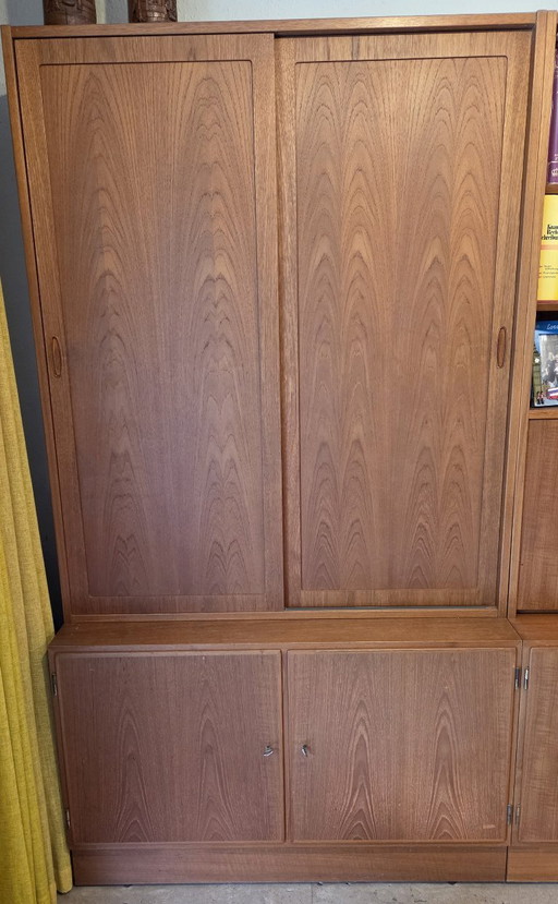 Scandin. Designer cabinet by Poul Hundevad, teak, vintage