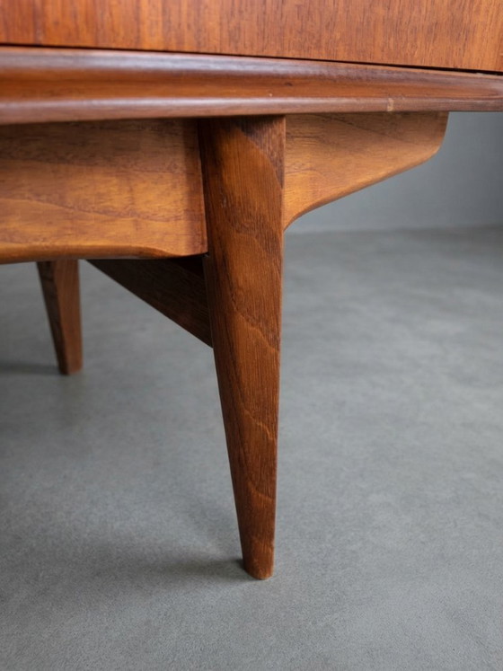 Oswald Vermaercke "Paola" Teak Highboard für V-Form, Belgien 1959 – Buffetschränke, Wood (photo 8 of 8)
