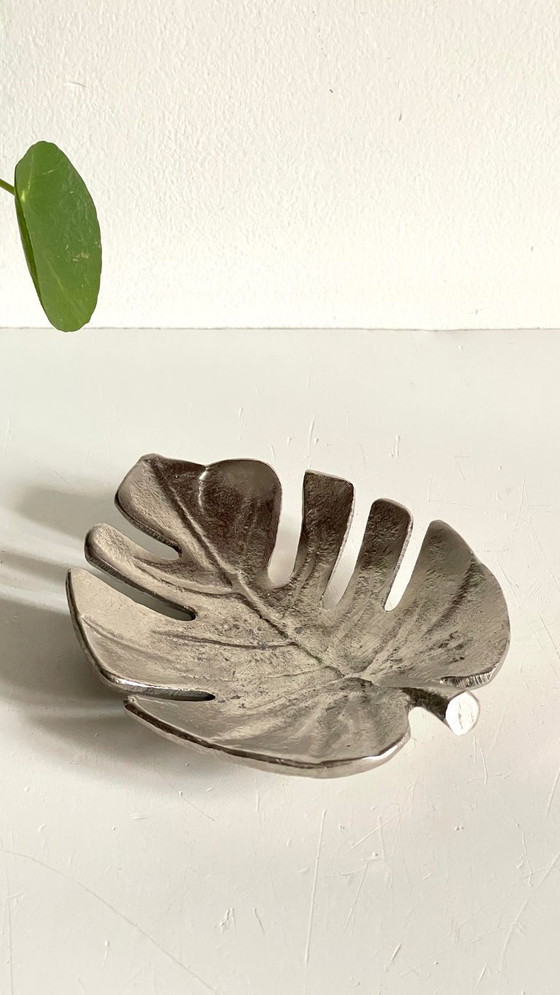 Image 1 of Metal Leaf-Shaped Trinket Tray