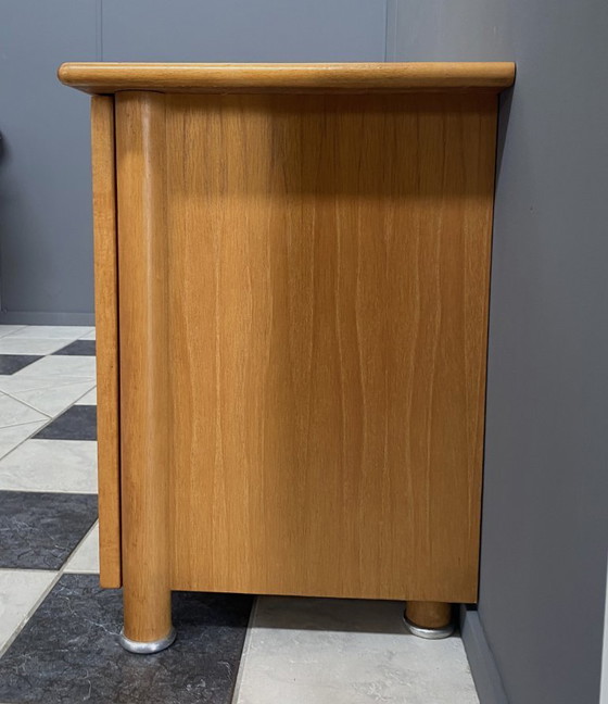 Image 1 of Grande credenza in vimini sintetico chiaro e cinghie di legno