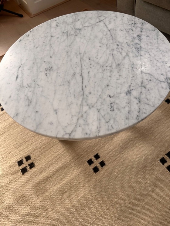 Image 1 of Couchtisch aus Marmor mit schwarzem Stahlgestell, 60 cm