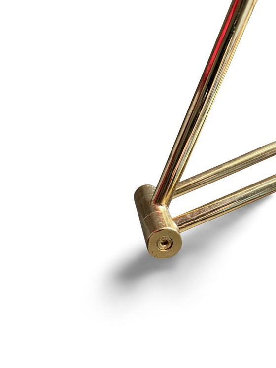 Image 1 of Gelede halogeenlamp in verchroomd messing - Design uit de jaren '90 - Made in Italy - Hoogte 155cm