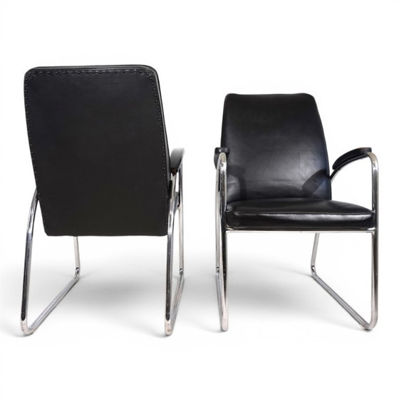 Image 1 of Set van 2 Bauhaus Streamline leren fauteuils met buisvormig stalen frame, 1930