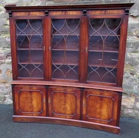 Image 1 of Caja curva de caoba con cristal astral