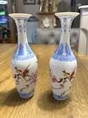 Deux vases en porcelaine coquille d'œuf, fabriqués en Chine, période 1950-1980, hauteur des vases 20 cm
