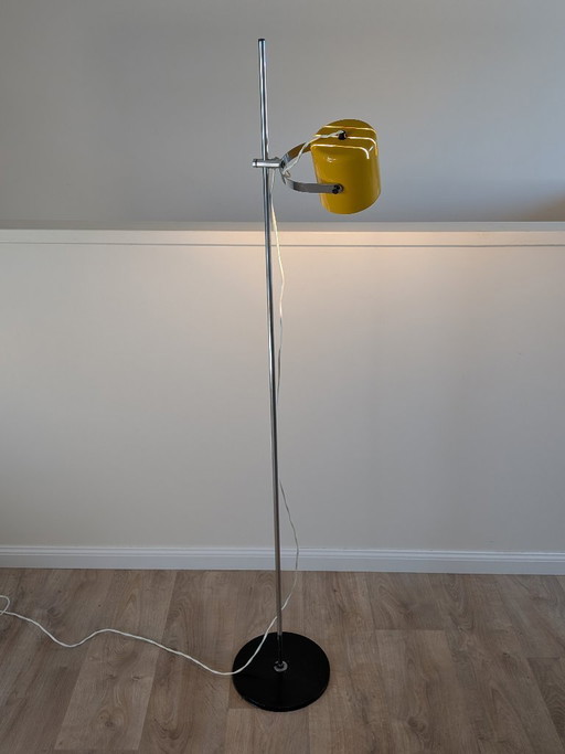 Stehlampe aus der Mitte des 20. Jahrhunderts, zugeschrieben J.J.M. Hoogervorst für Anvia, 1960er Jahre – Gelb