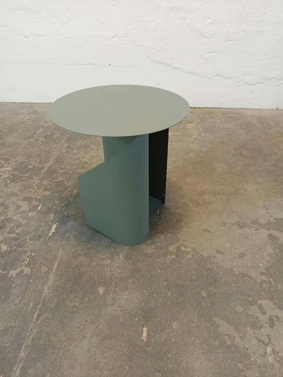 Tavolino Sentrum di Schmahl+Schnippering per Woud, Tavolini, Metallo, Verde (foto 7 di 14)