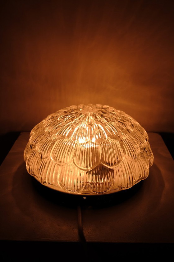Image 1 of Lampada da soffitto vintage con fiore rotondo in vetro, anni '70