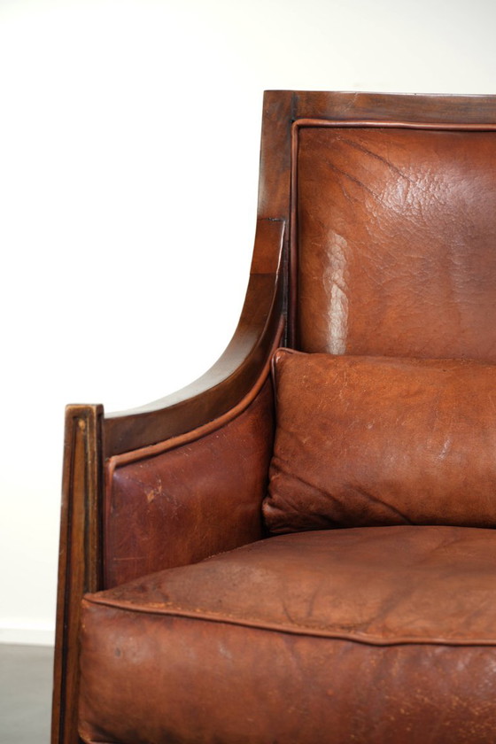 Charaktervoller Schafsleder Art Deco Design Sessel mit herrlich bequemem Sitz und schönen warmen Farben (photo 10 of 13)