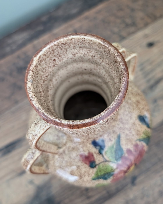 Image 1 of Belgische, handbemalte Ziervase mit vier Henkeln – Modell 895 – ca. 1940–1960